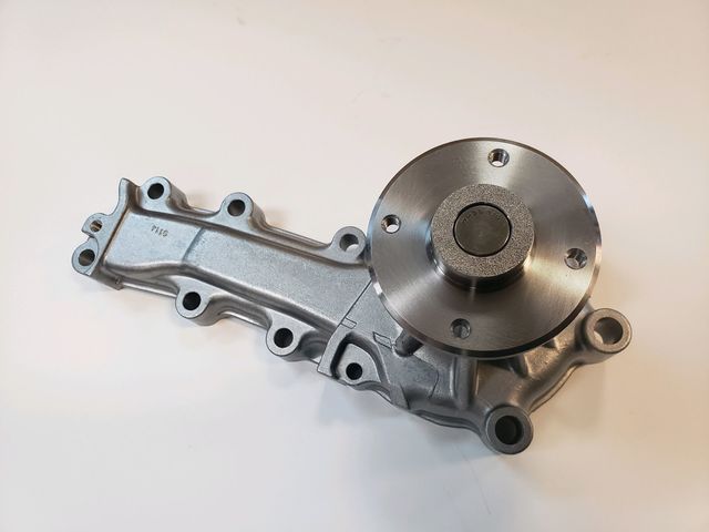 R32/R33 Water Pump (RB20/RB25)