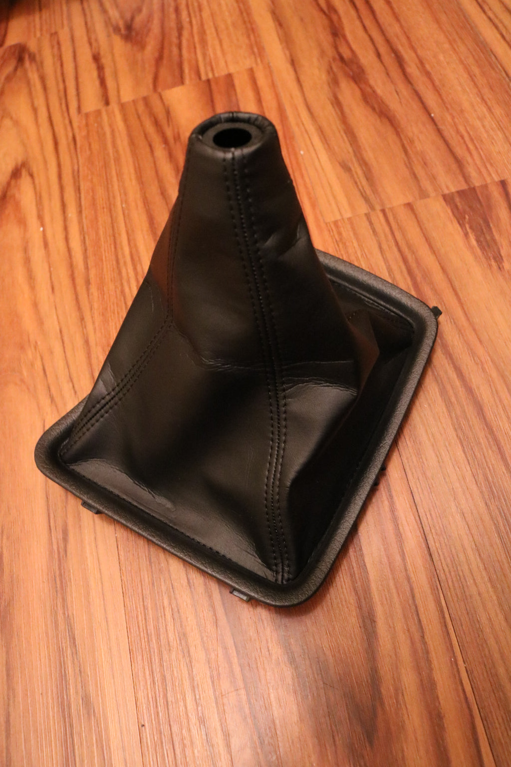 R32 Shift Boot