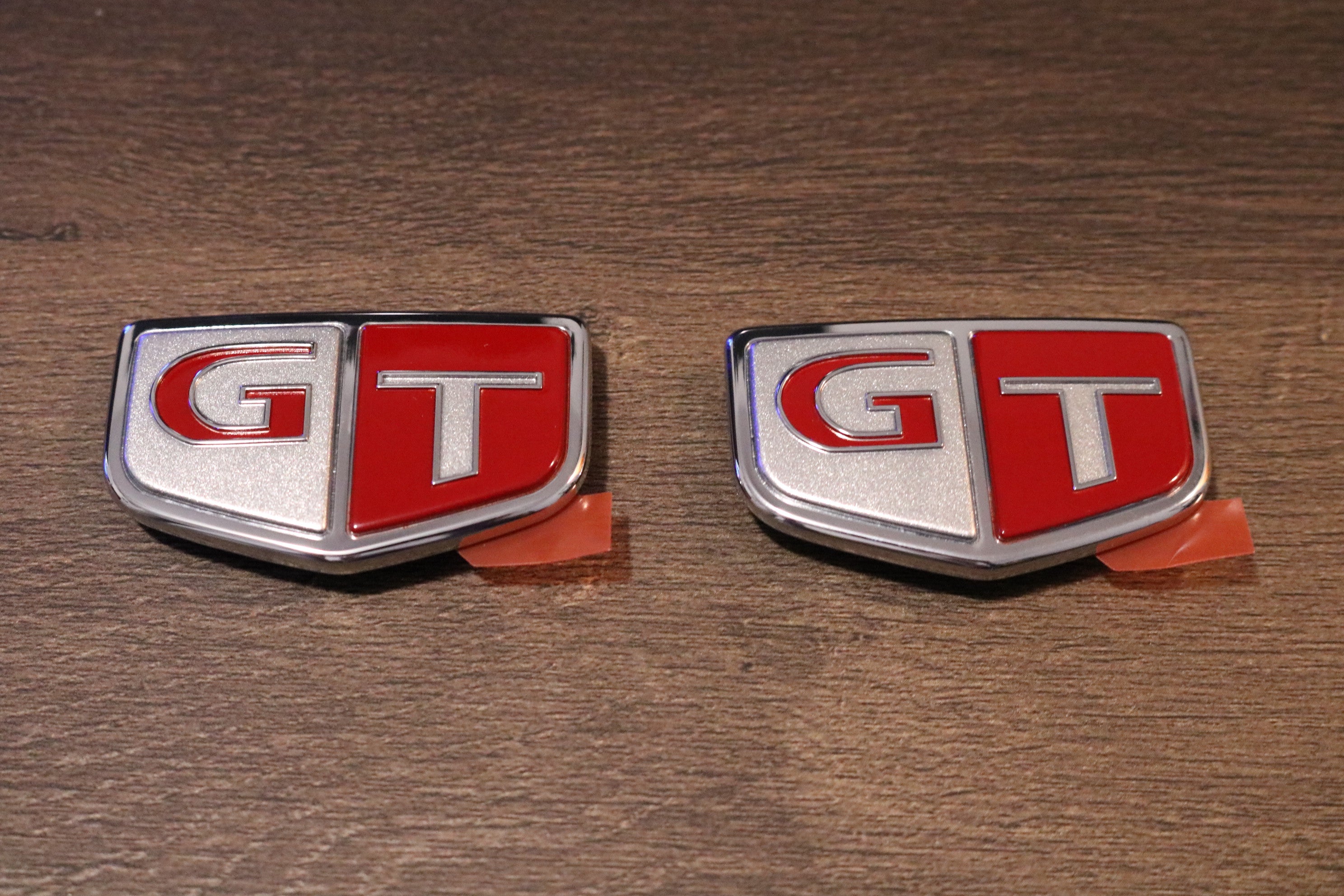R33 GTR Fender Badges