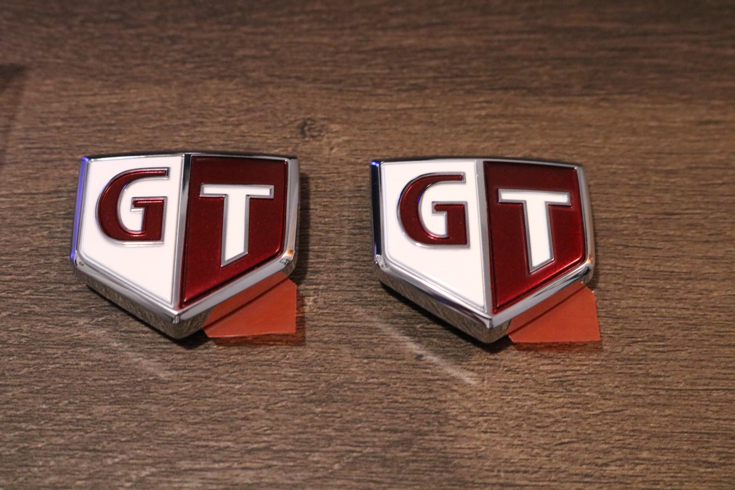 R34 Fender Emblems(Red/White)