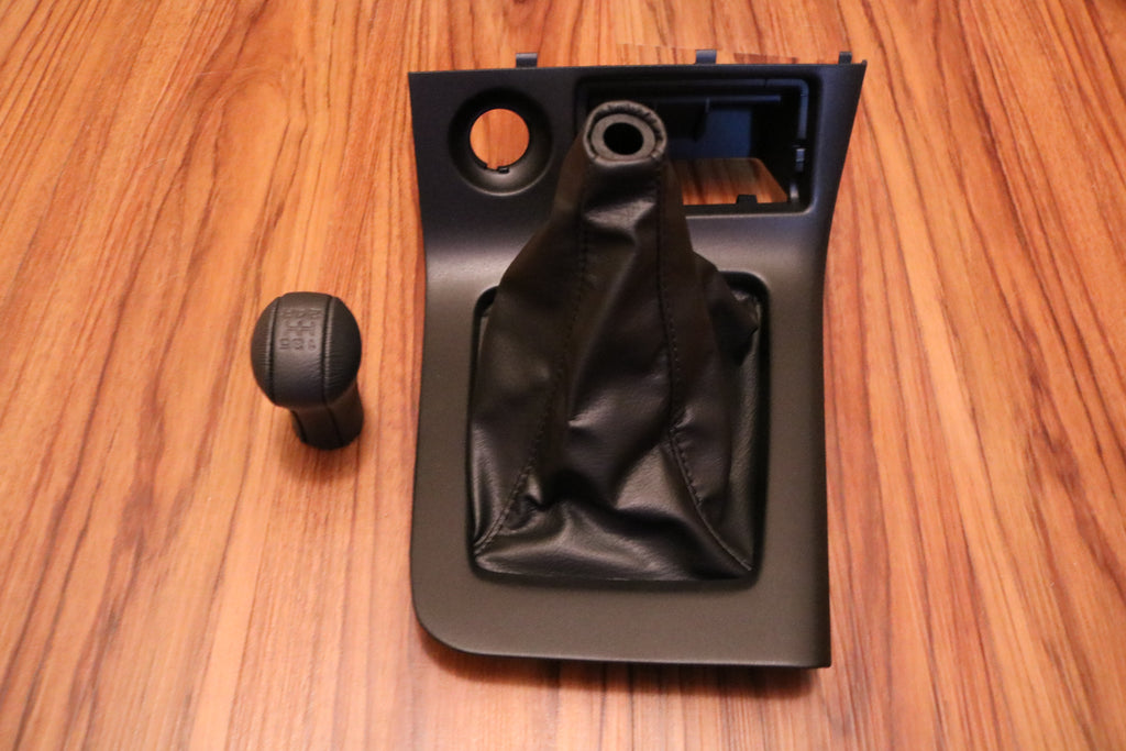 R33 Shift Boot/W Shift Knob