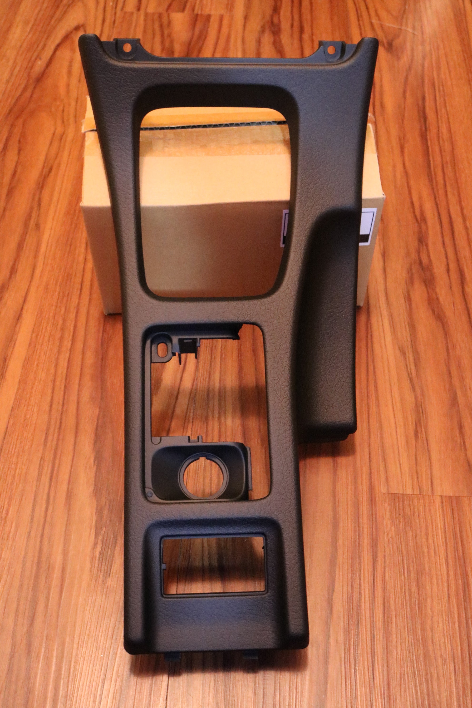 Z32 RHD Center Console Trim