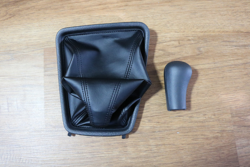 R32 Shift Boot/W Shift Knob