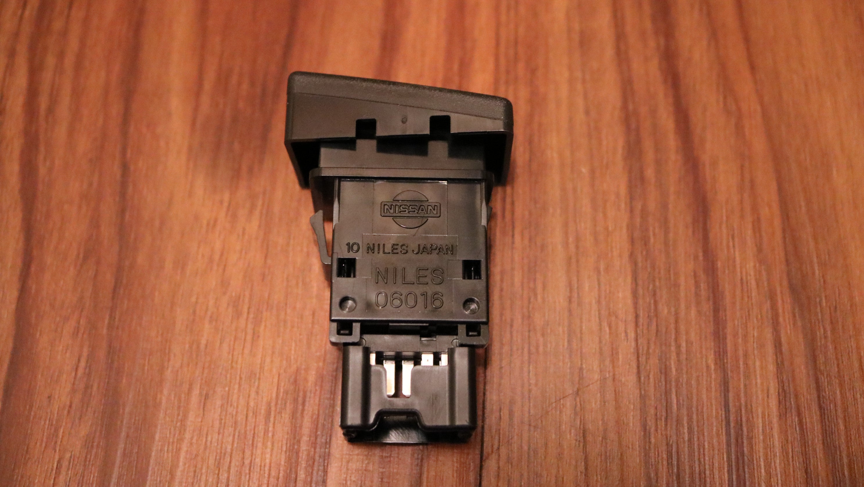 R34 Hazard Switch