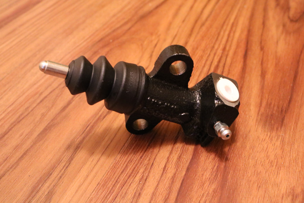SR20DE/DET Clutch Slave Cylinder