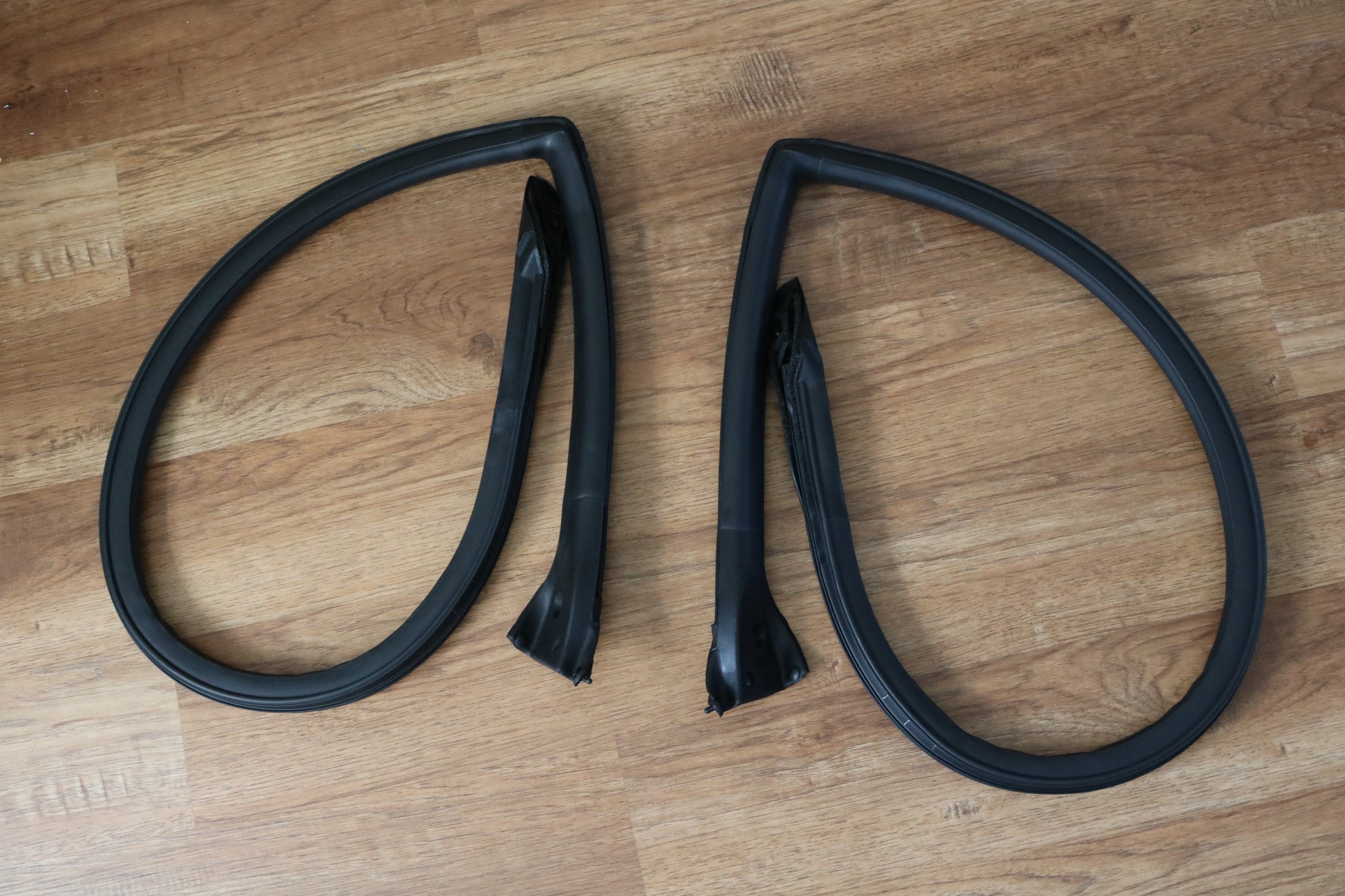 S15 Upper Glass/Door Weatherstrip Kit