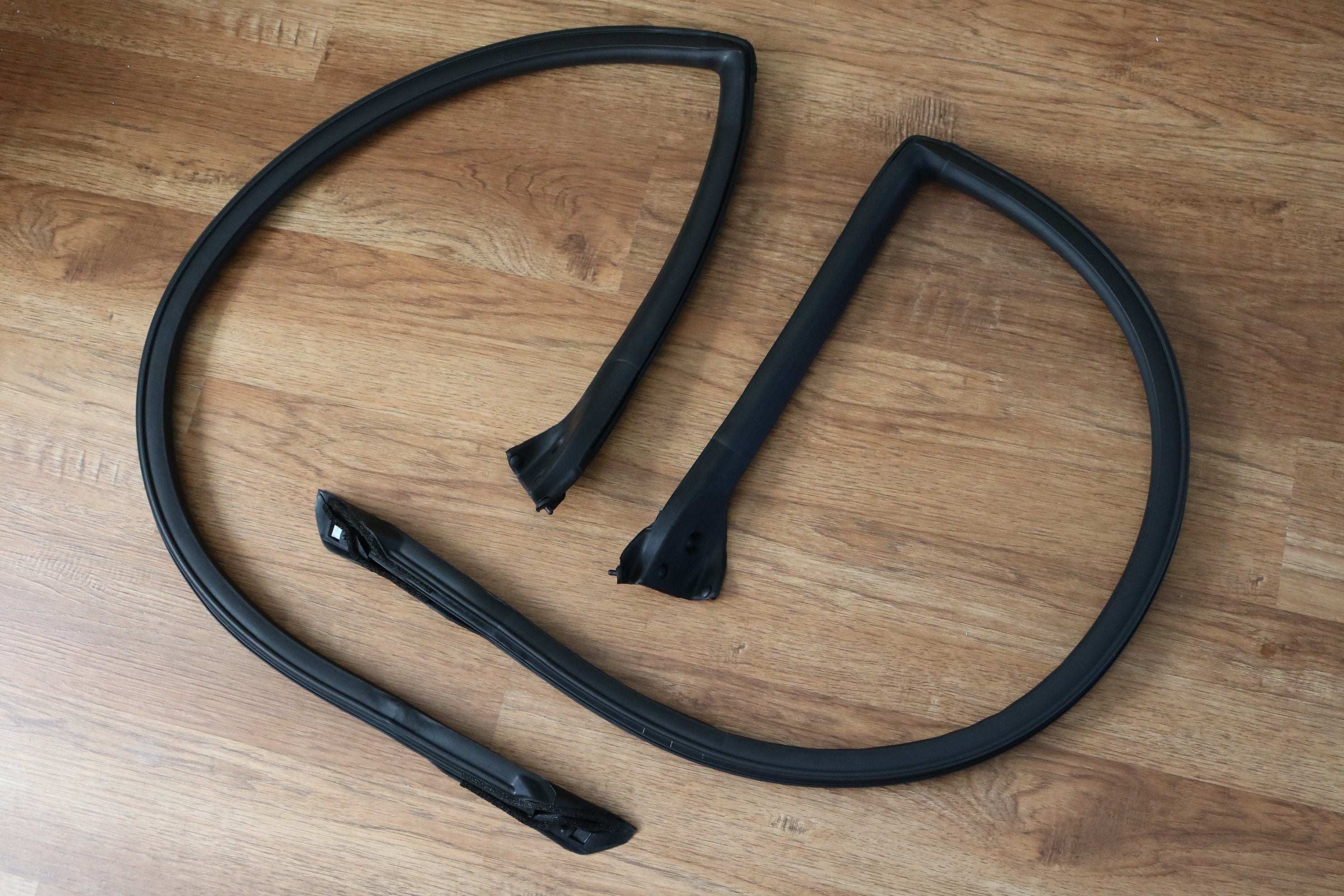 S15 Upper Glass/Door Weatherstrip Kit