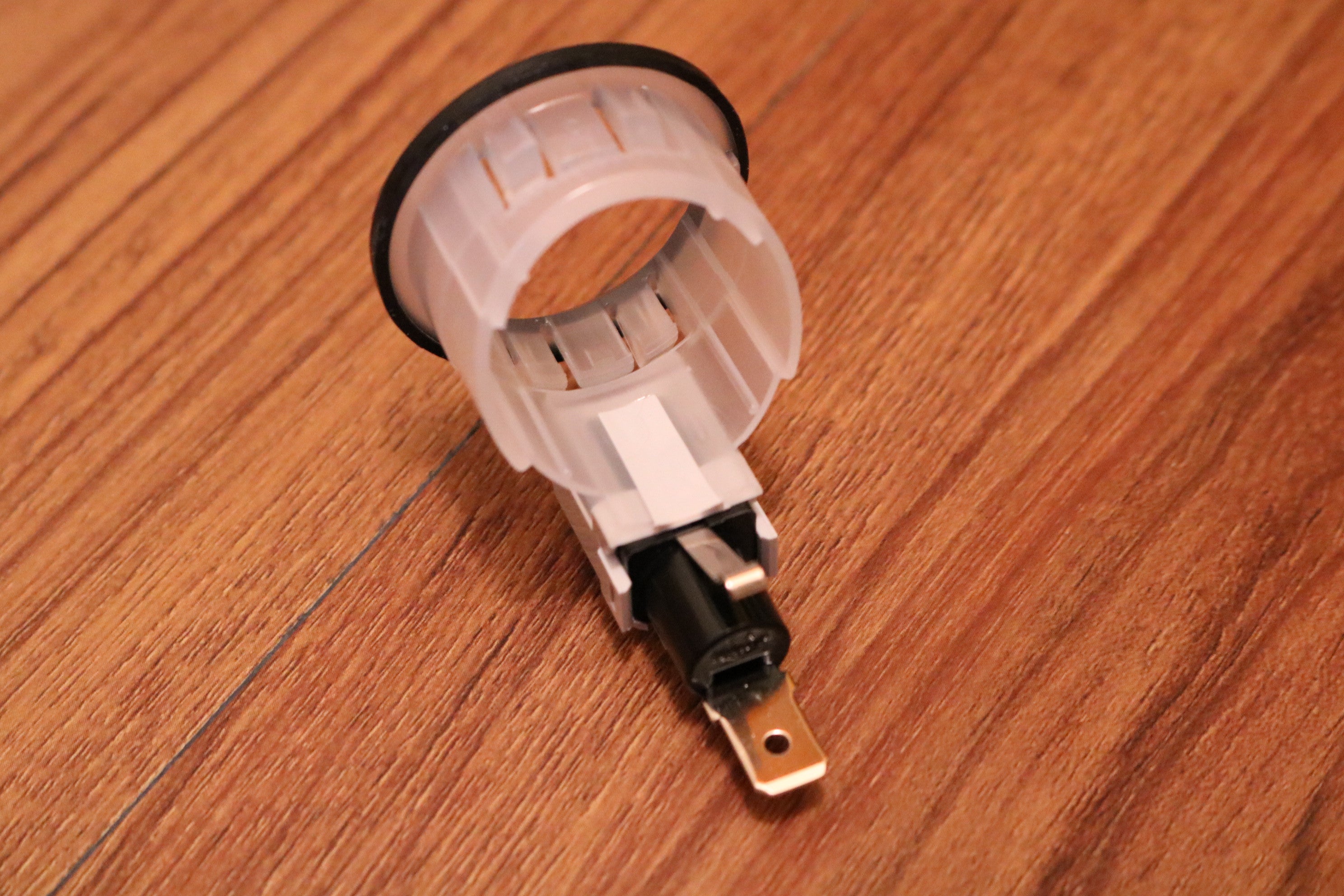 Z32/S15 Cigarette Lighter Lamp