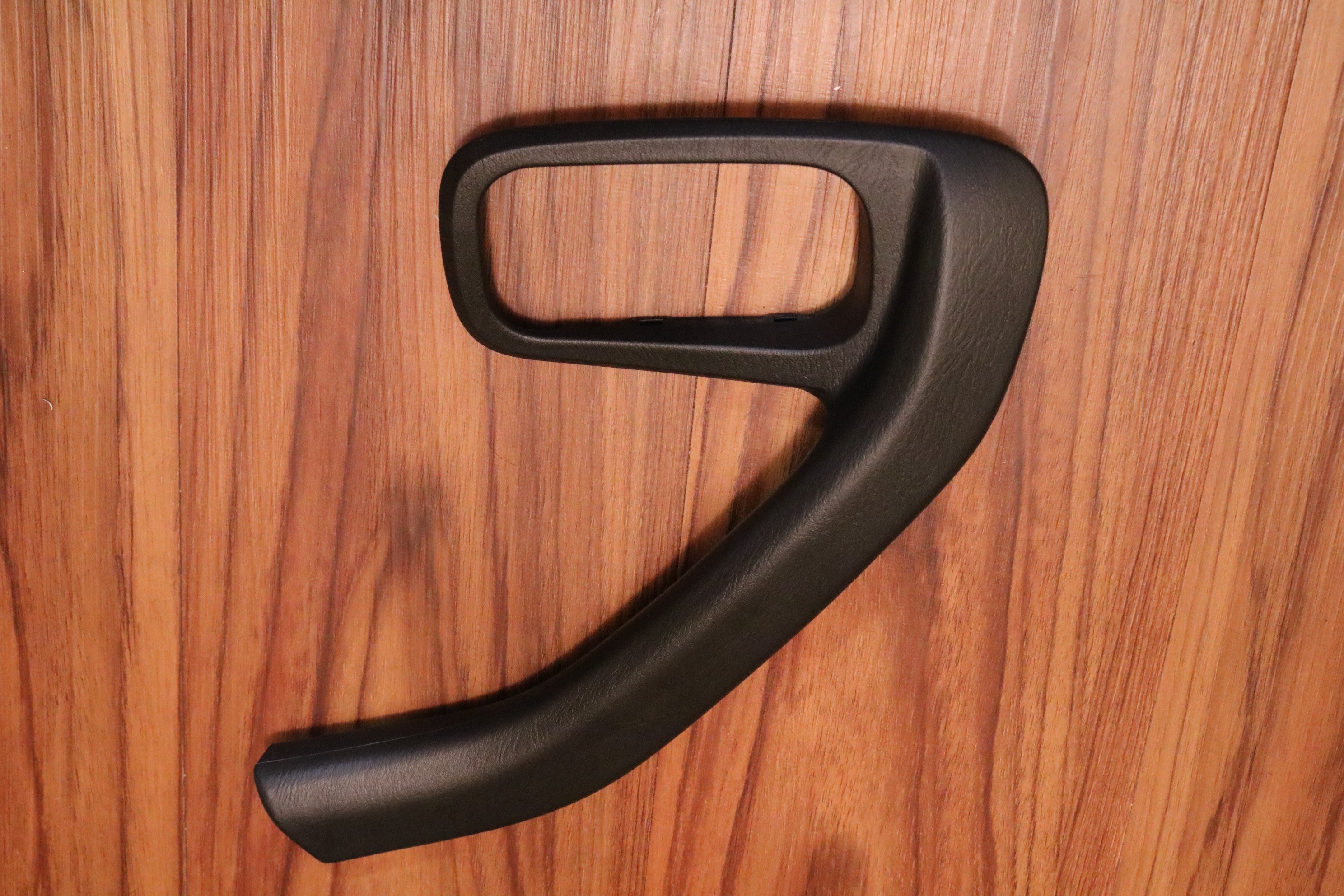 R34 LH Door Panel Grip