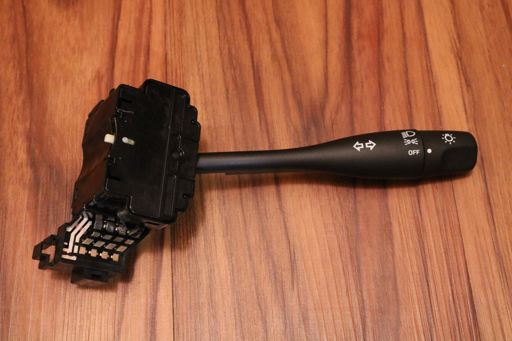 R33 Turn Signal/Headlamp Switch