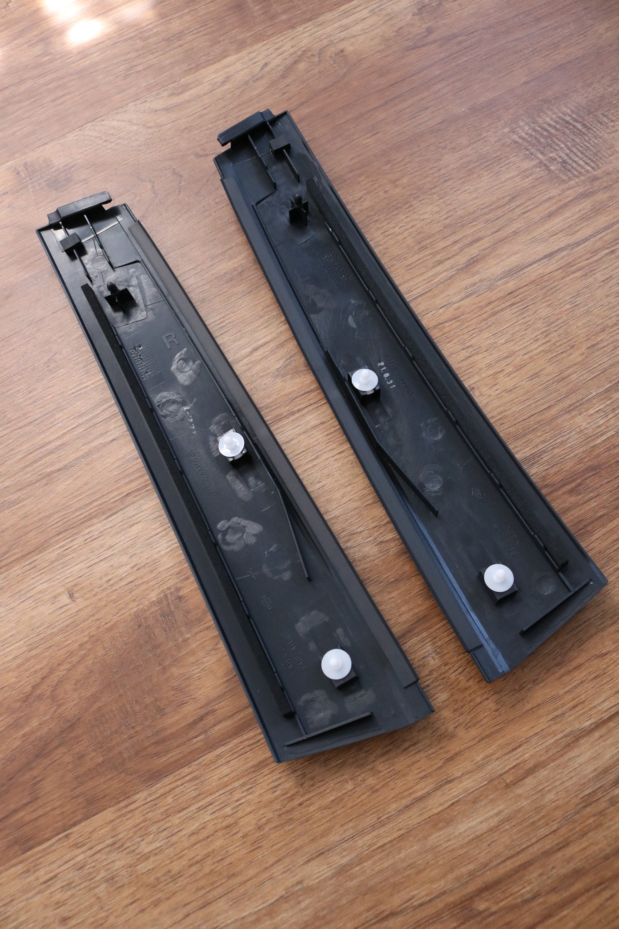 R34 B-Pillar Garnish Kit