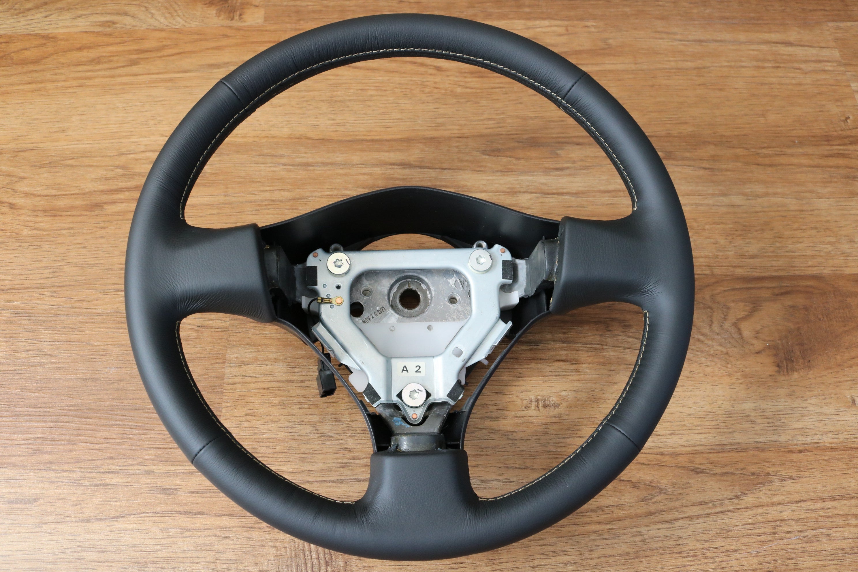 R34 GTR Nur/M-Spec Steering Wheel(Gold Stitch)