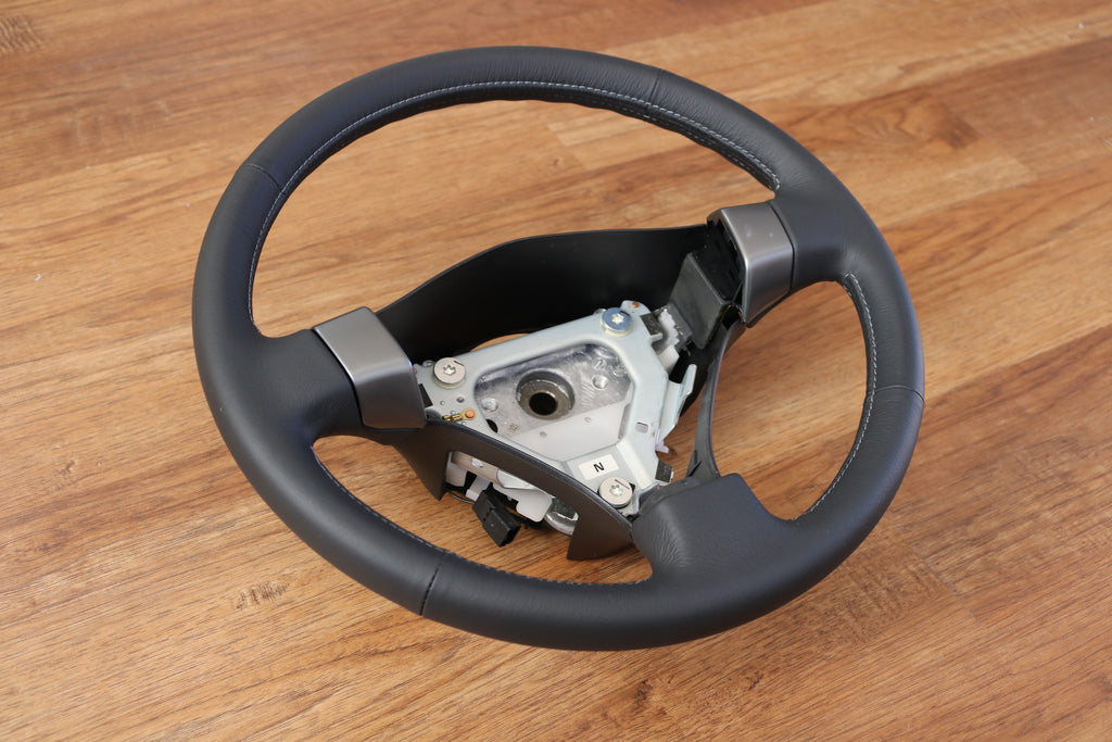 S15 Steering Wheel (Silver Stitch)