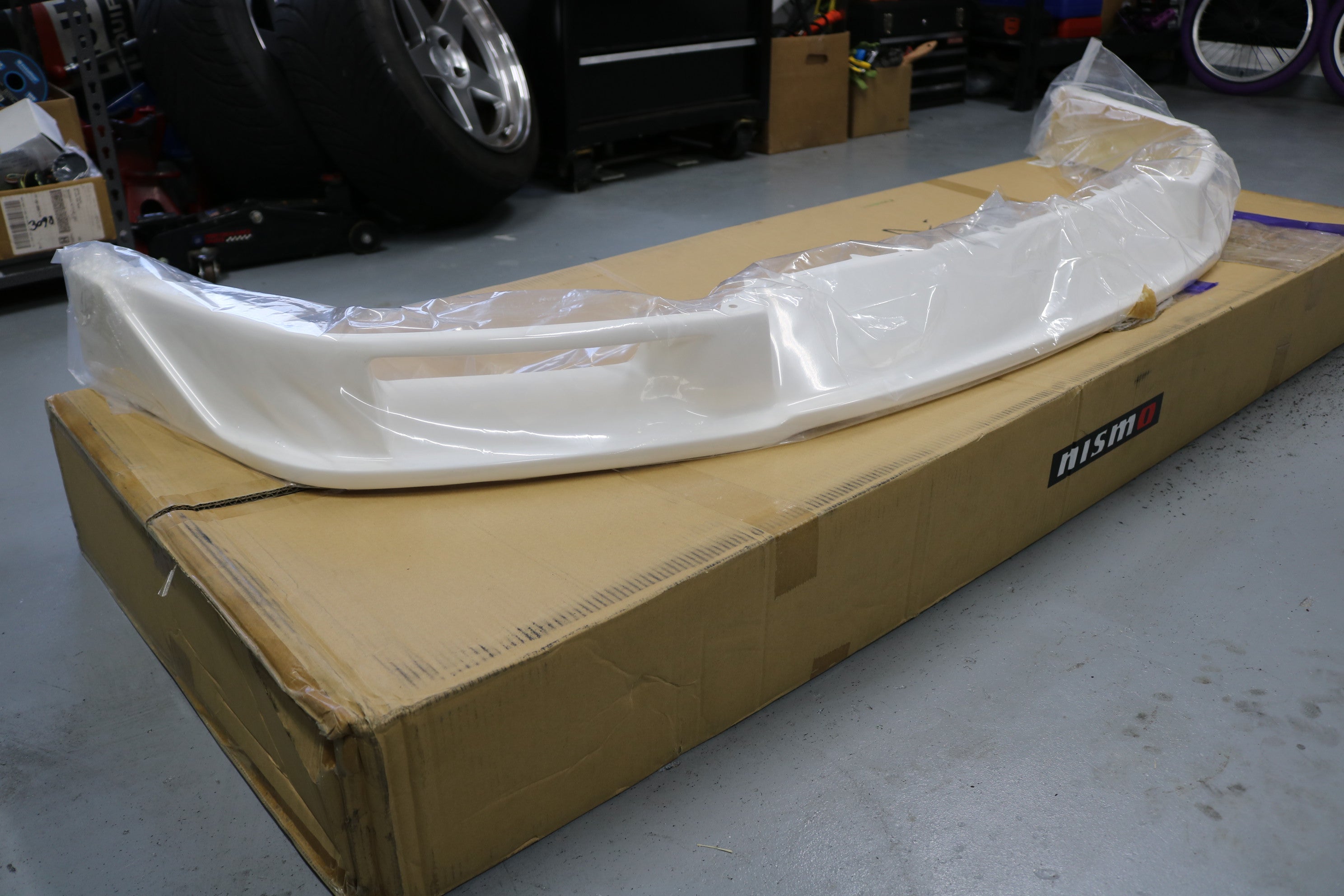 Nismo 400R Front Spoiler Kit 2