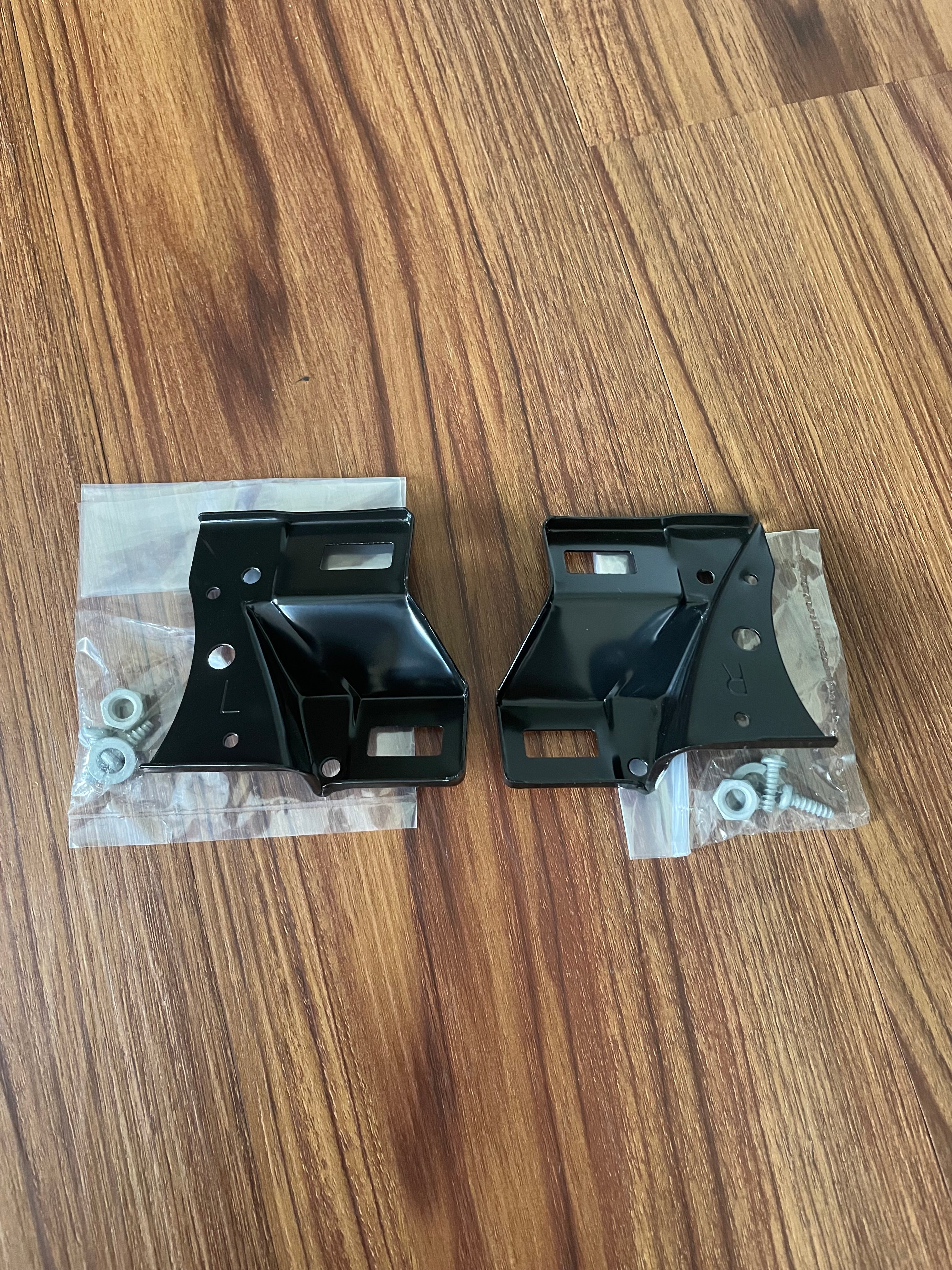 R32 GTR Head Lamp Bracket Replacement Kit