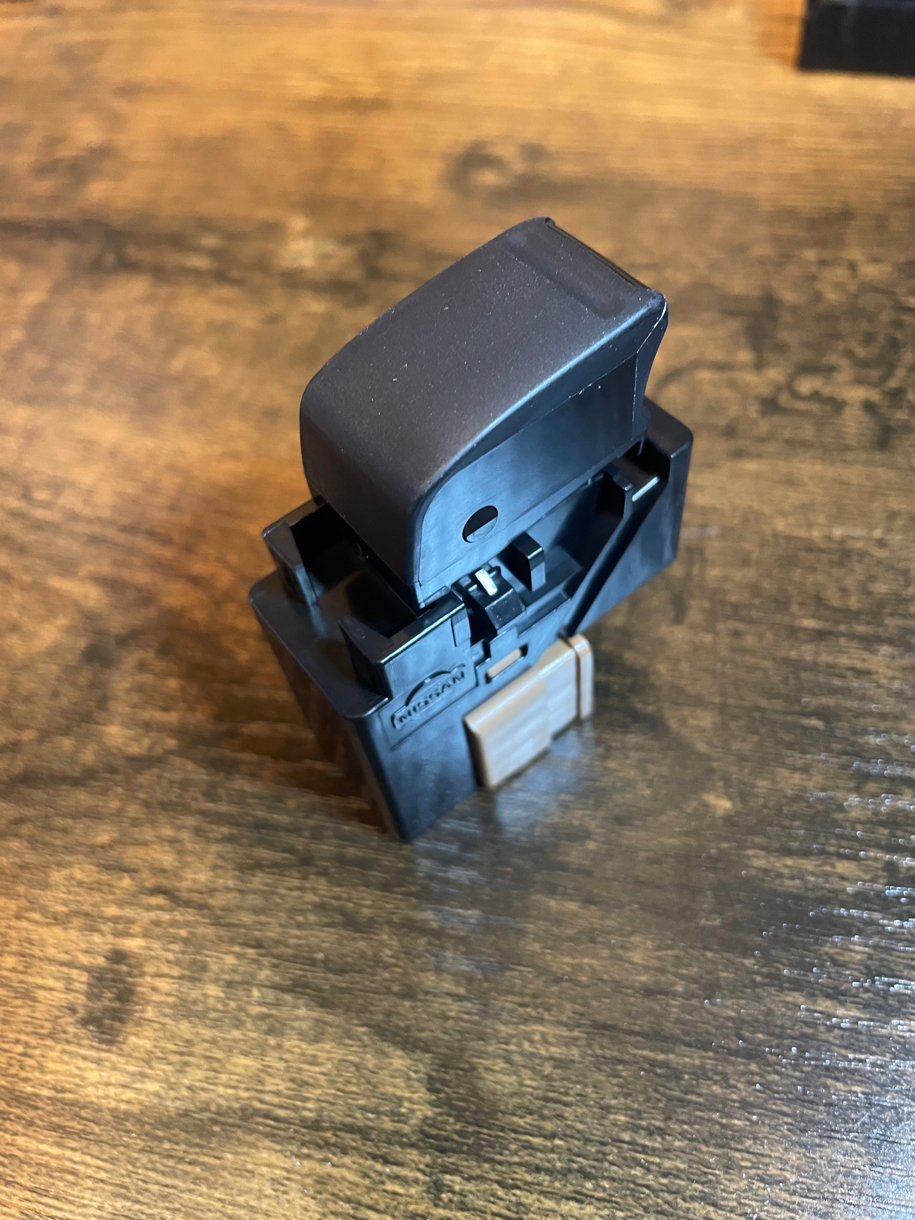 R34 Passenger/Rear Window Switch