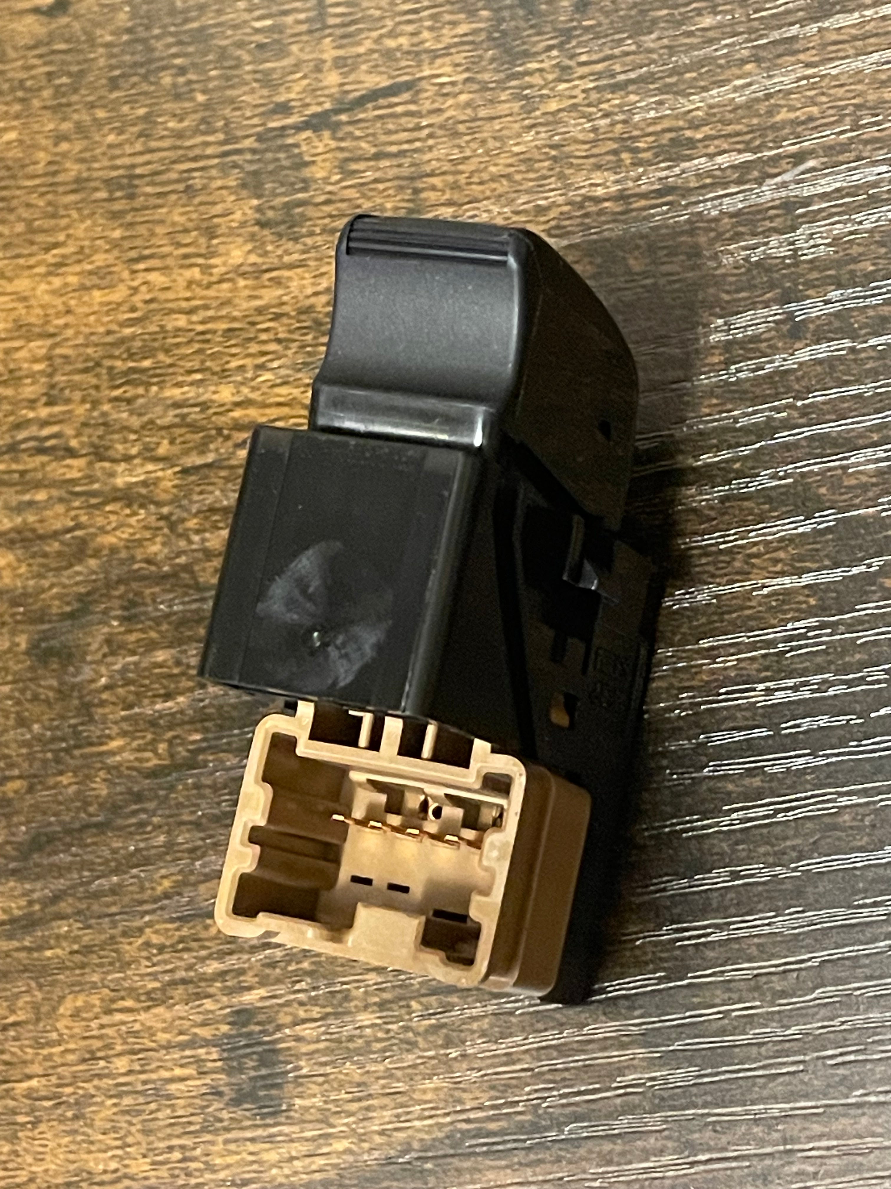 R34 Passenger/Rear Window Switch