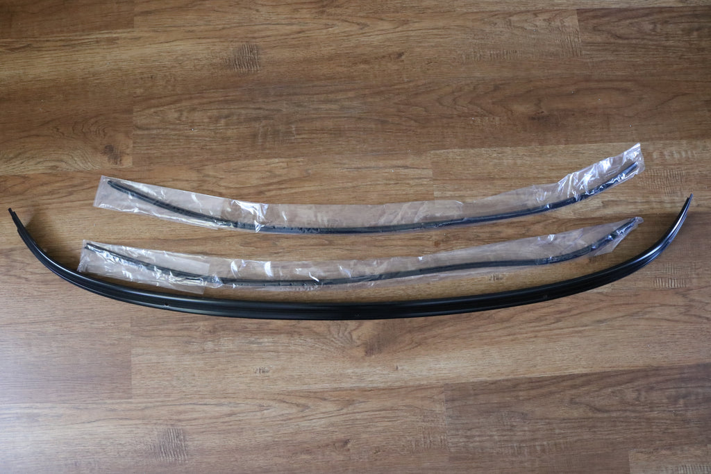R32 Rear Windshield Moulding Kit