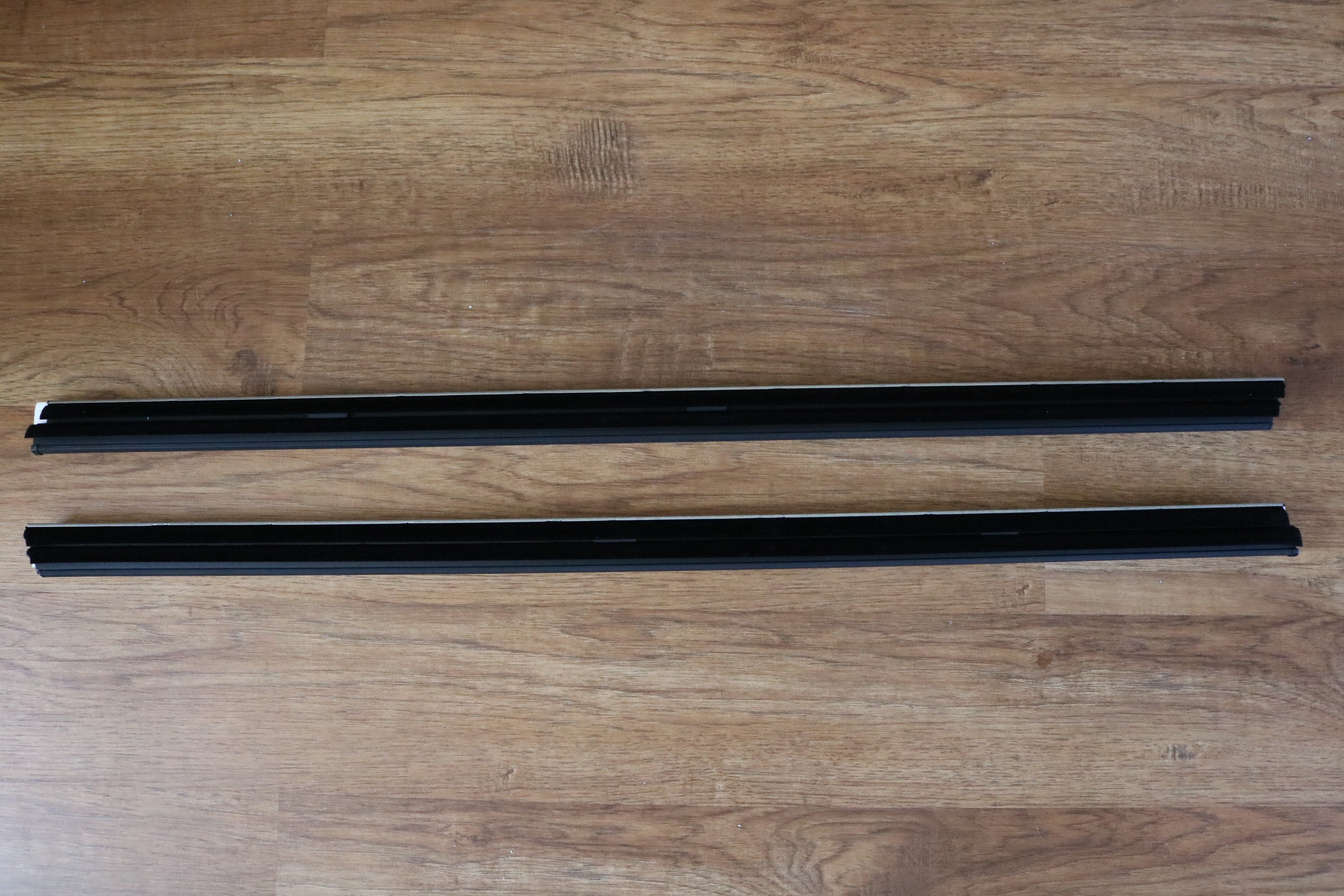 R32 Inner Door Belt Moulding Kit