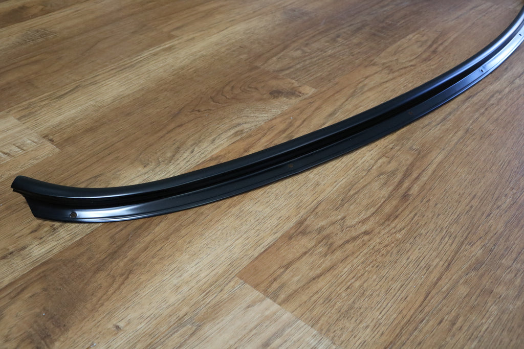 R33 Rear Windshield Moulding Kit