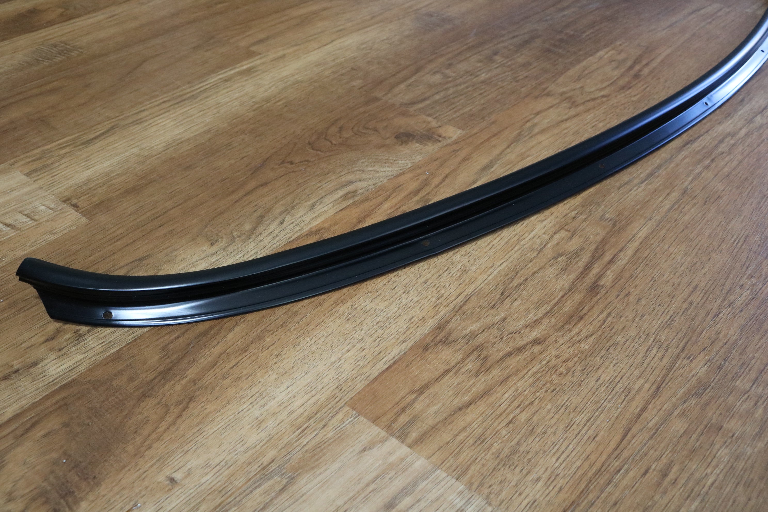 R33 Rear Windshield Moulding Kit