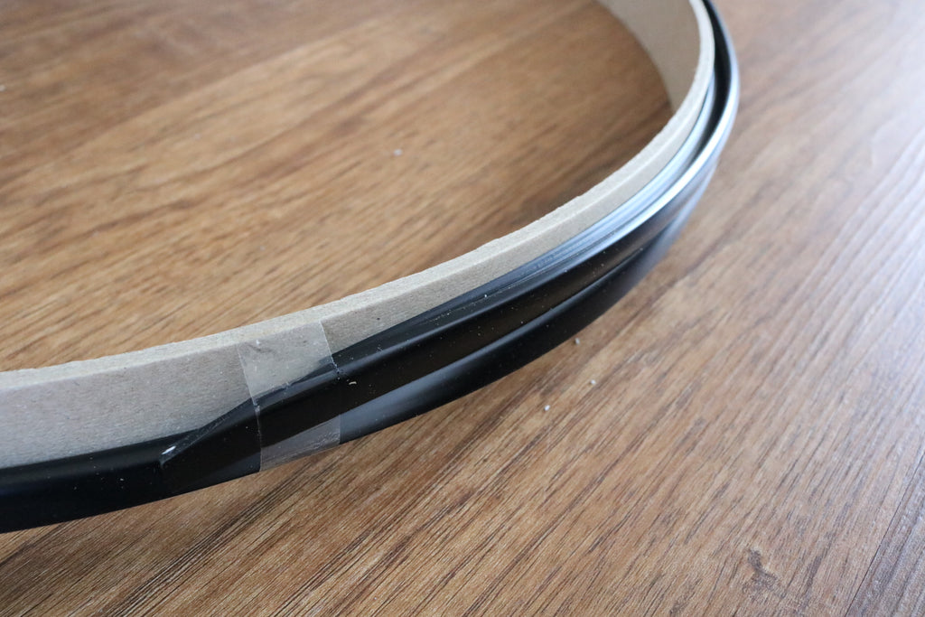 R33 Front Windshield Moulding