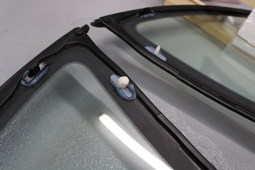 R33 Quarter Glass Kit