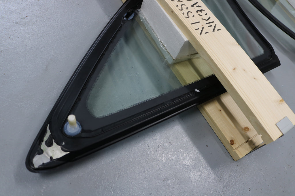 R33 Quarter Glass Kit