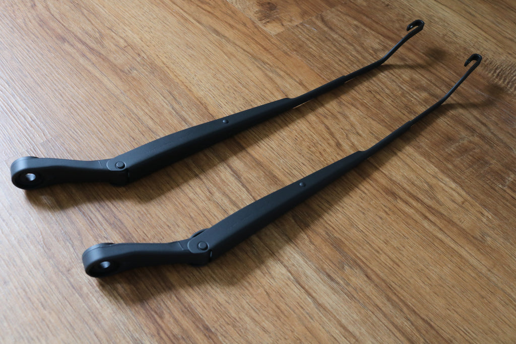 R33 Wiper Arm Set