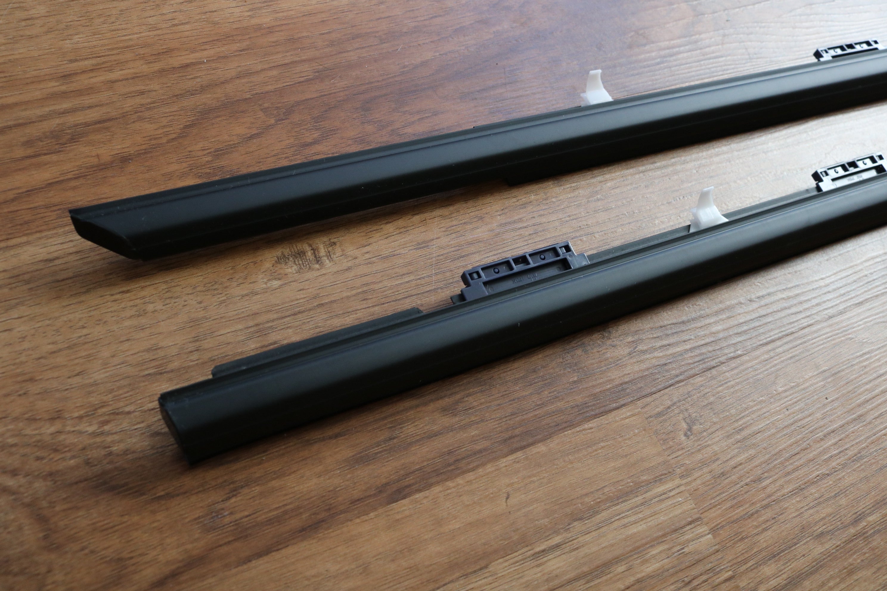 R32 2 Door Outer Belt Moulding Kit