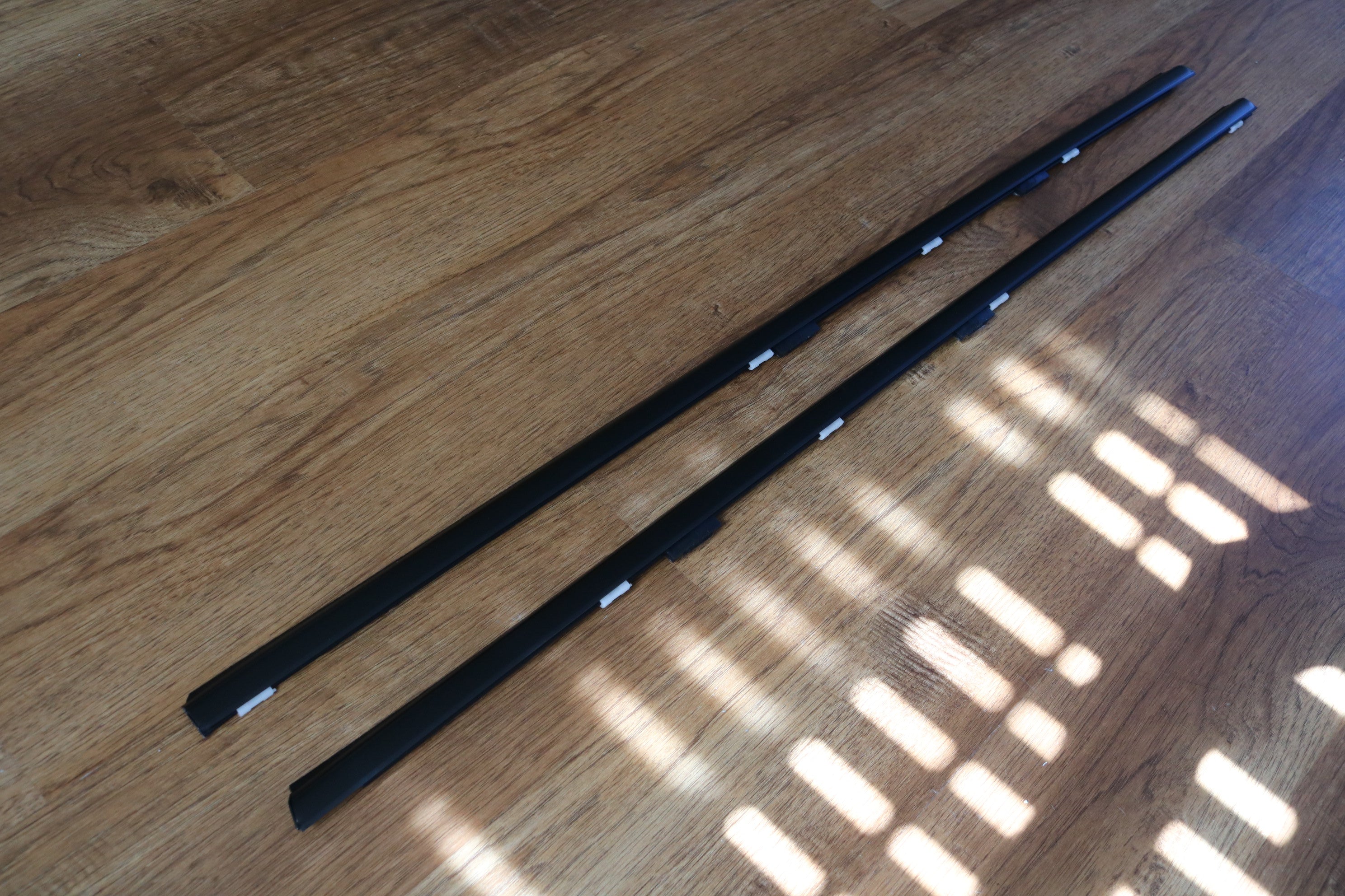 R33 Belt Moulding Kit