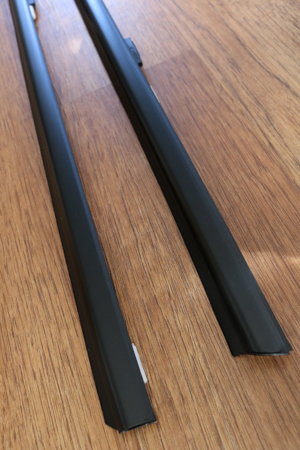 R32 2 Door Outer Belt Moulding Kit