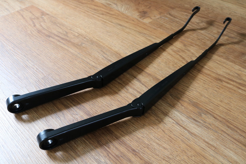 R34 Wiper Arm Set