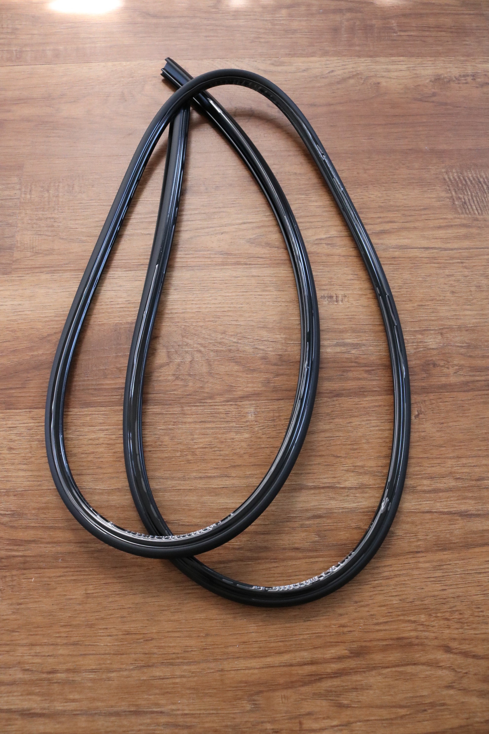 R34 Front Windshield Moulding