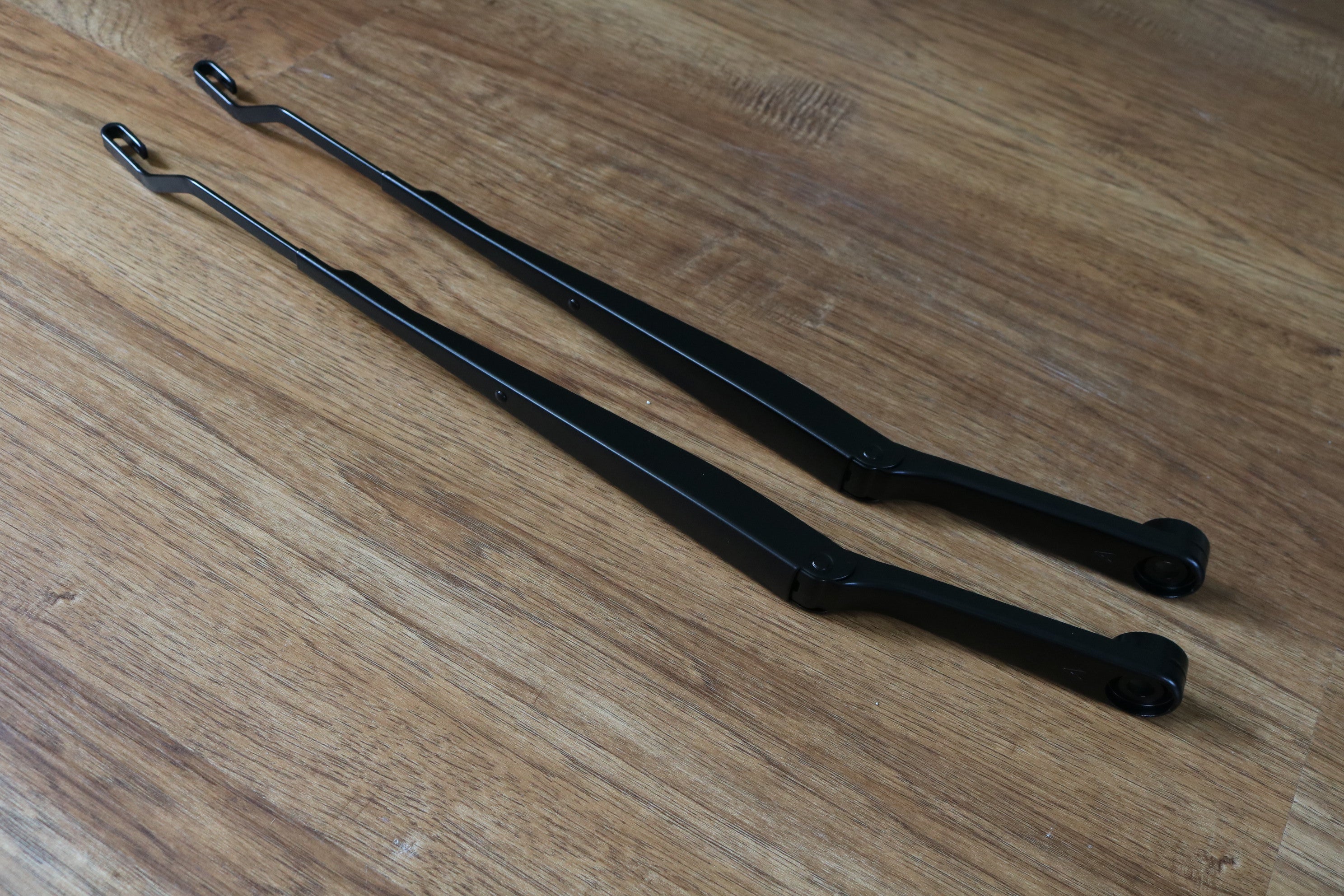 S15 Wiper Arm Set