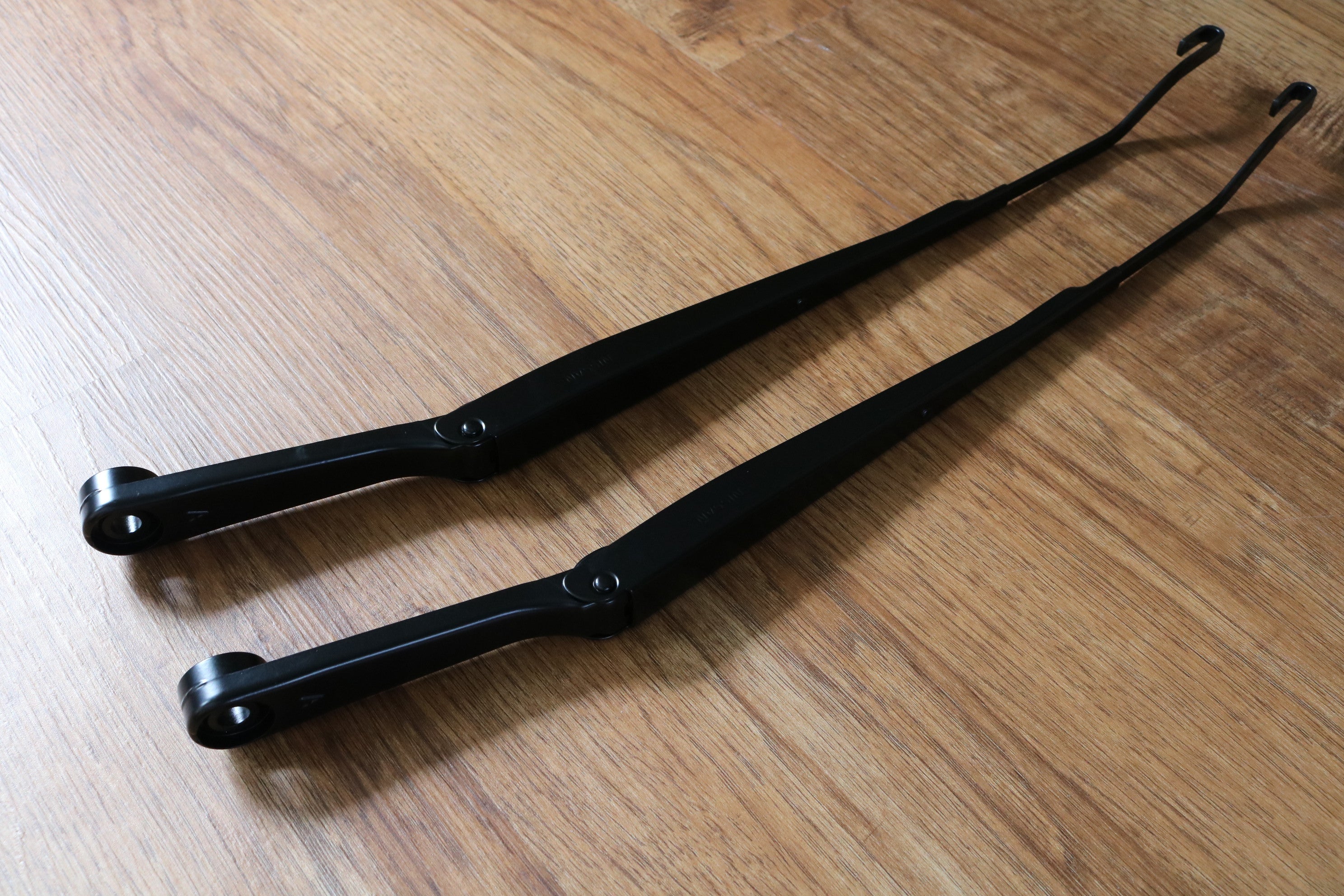 S15 Wiper Arm Set