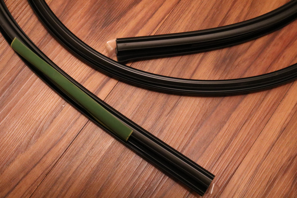 S15 Front Windshield Moulding